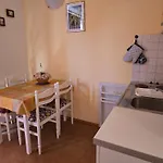Apartman Sunflower By The Sea Trogir