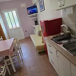 Sunflower By The Sea Apartman