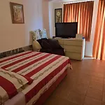 Sunflower By The Sea Apartman Trogir