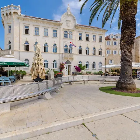 Apartman Sunflower By The Sea