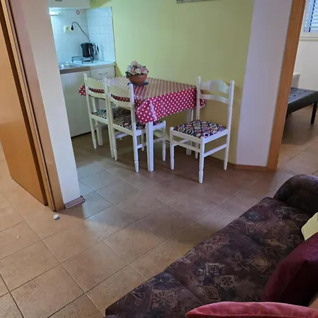 Sunflower By The Sea Apartment Trogir