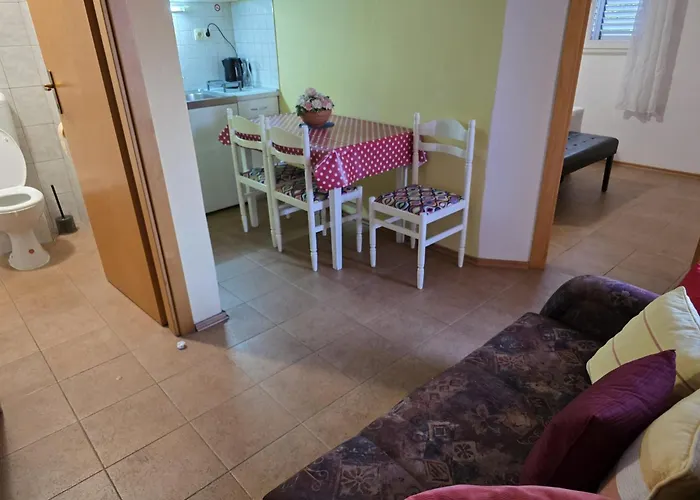 Sunflower By The Sea Apartment Trogir