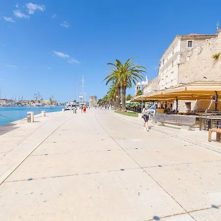 Apartament Sunflower By The Sea