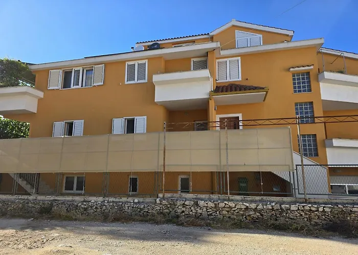 Sunflower By The Sea * 特罗吉尔